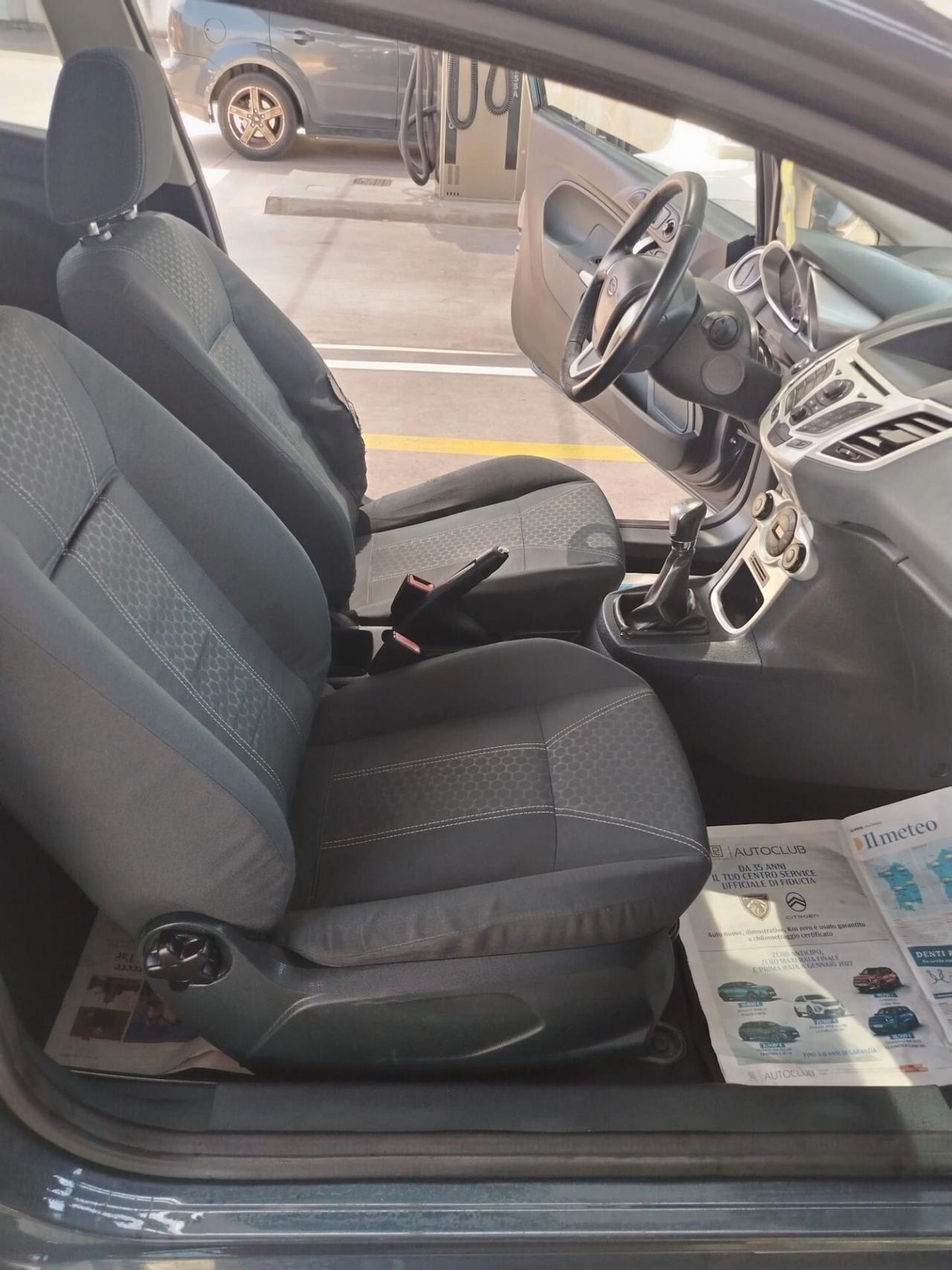 Ford Fiesta 1.4 TDCi 70CV 3 porte Titanium 2012