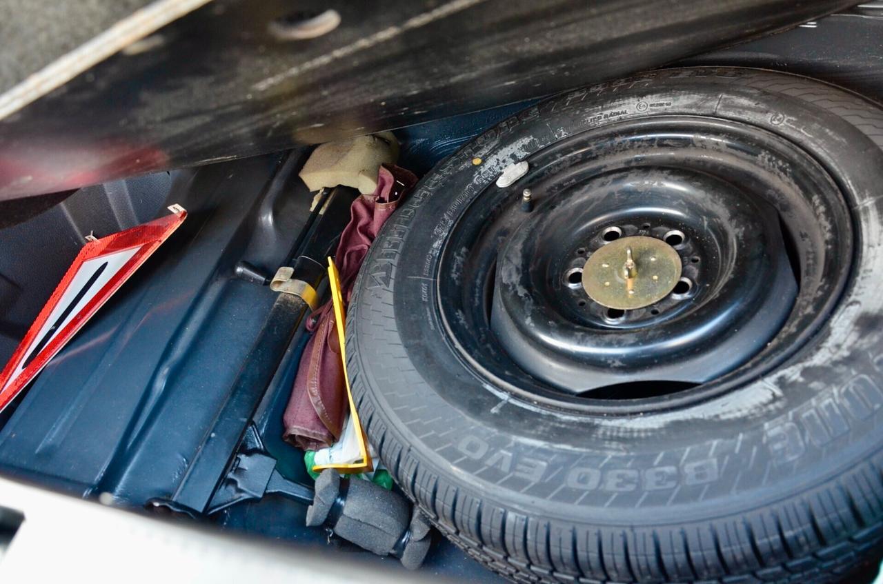 MERCEDES 240D RESTAURATA, 2 proprietari, da Collezione!