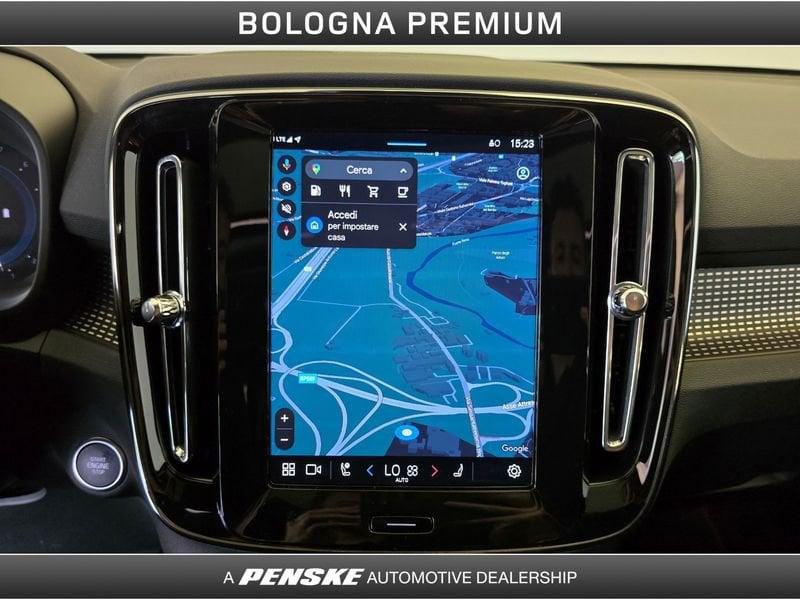 Volvo XC40 B3 automatico Ultra Black Edition