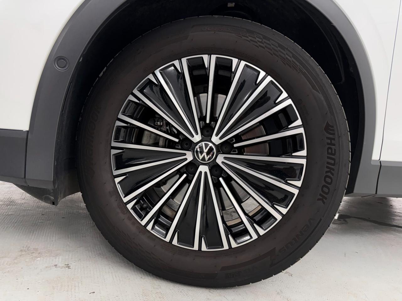 Volkswagen Tiguan 2.0 TDI 150 CV DSG Elegance led gancio elettrico adattivo retrocamera