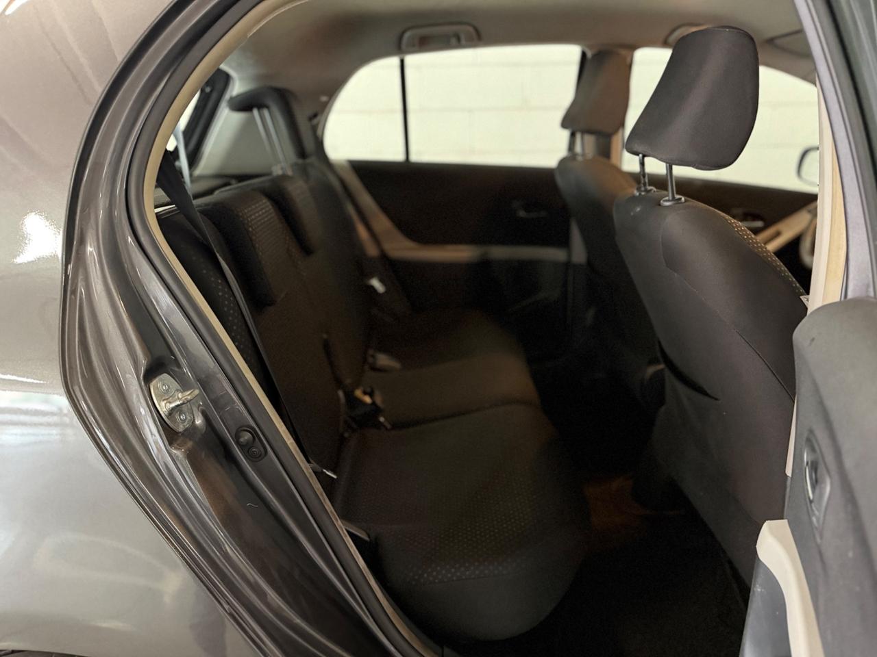 Toyota Yaris 1.0 5 porte Sol