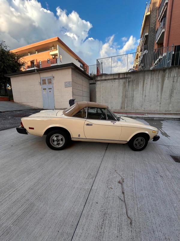Fiat 124 Sport Spider 2.0 Modello America ASI