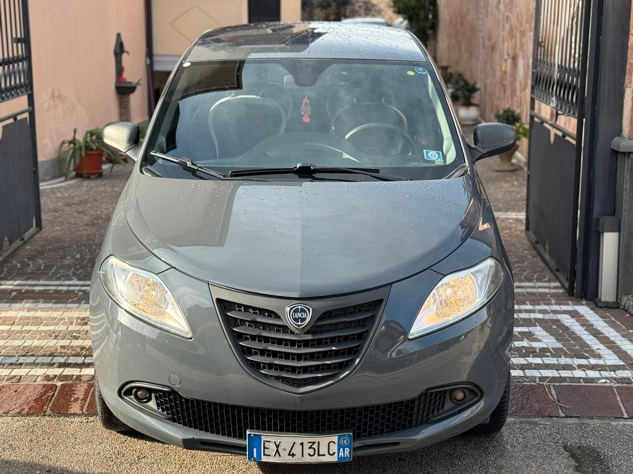 Lancia Ypsilon 0.9 TwinAir 85 CV 5 porte Metano Ecochic Gold