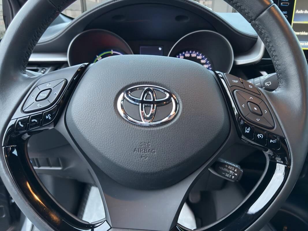Toyota C-HR 1.8h Active e-cvt Con TELECAMERA & NAVIGATORE