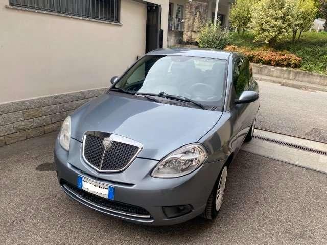 Lancia Ypsilon 1.2 Argento - Neopatentati