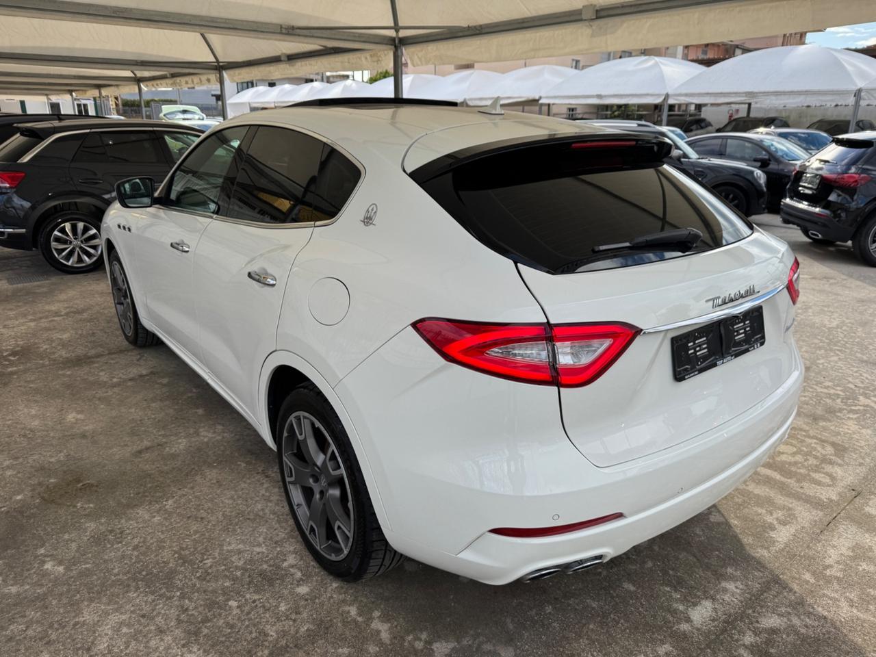 MASERATI LEVANTE V6 275 CV AWD GRANLUSSO / TETTO