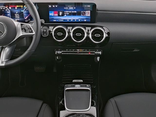 MERCEDES-BENZ A 180 Automatic Progressive Advanced