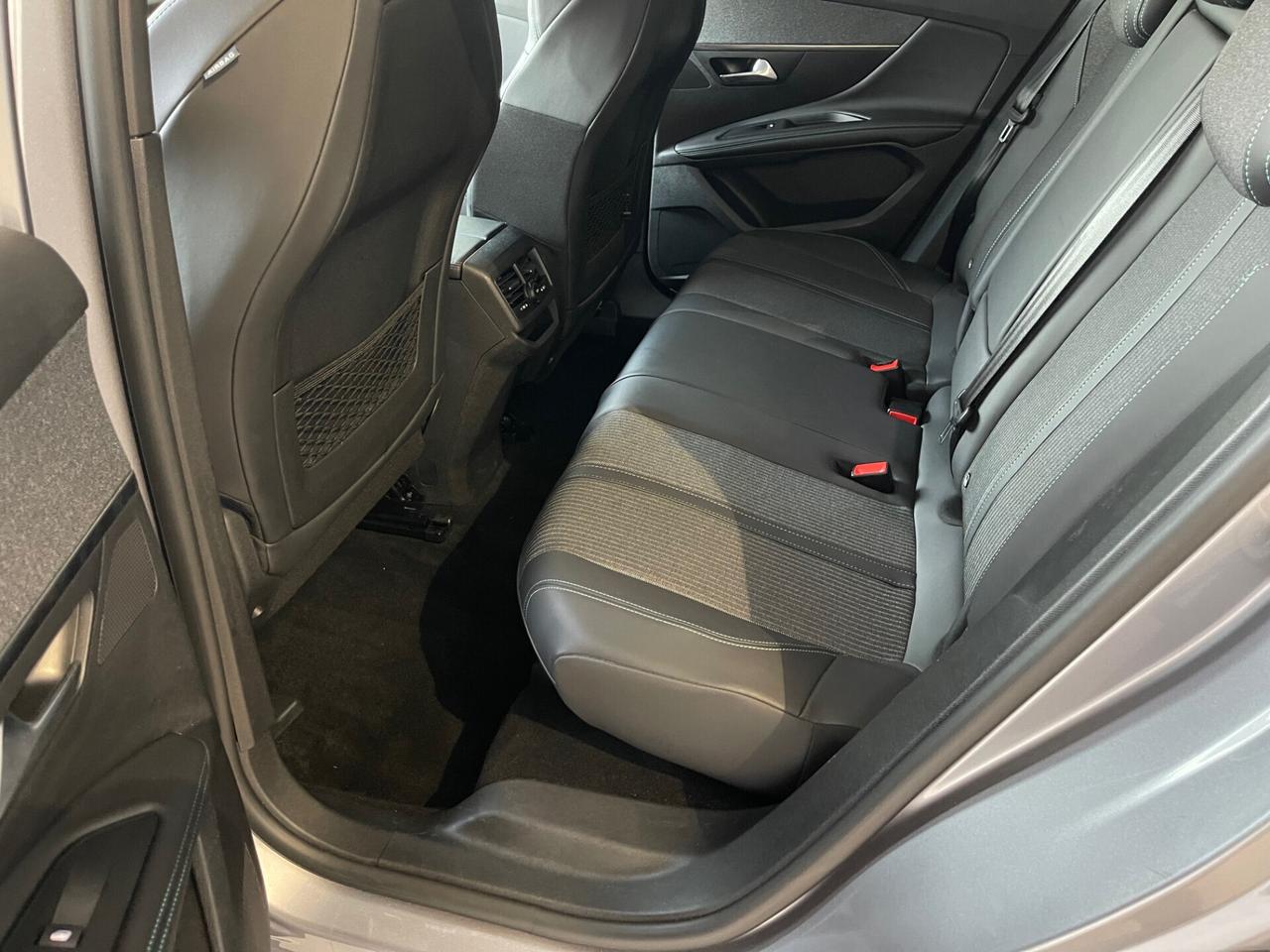 Peugeot 3008 BlueHDi 130 S&S EAT8 Allure Pack NO VINCOLO DI FINANZIAMENTO