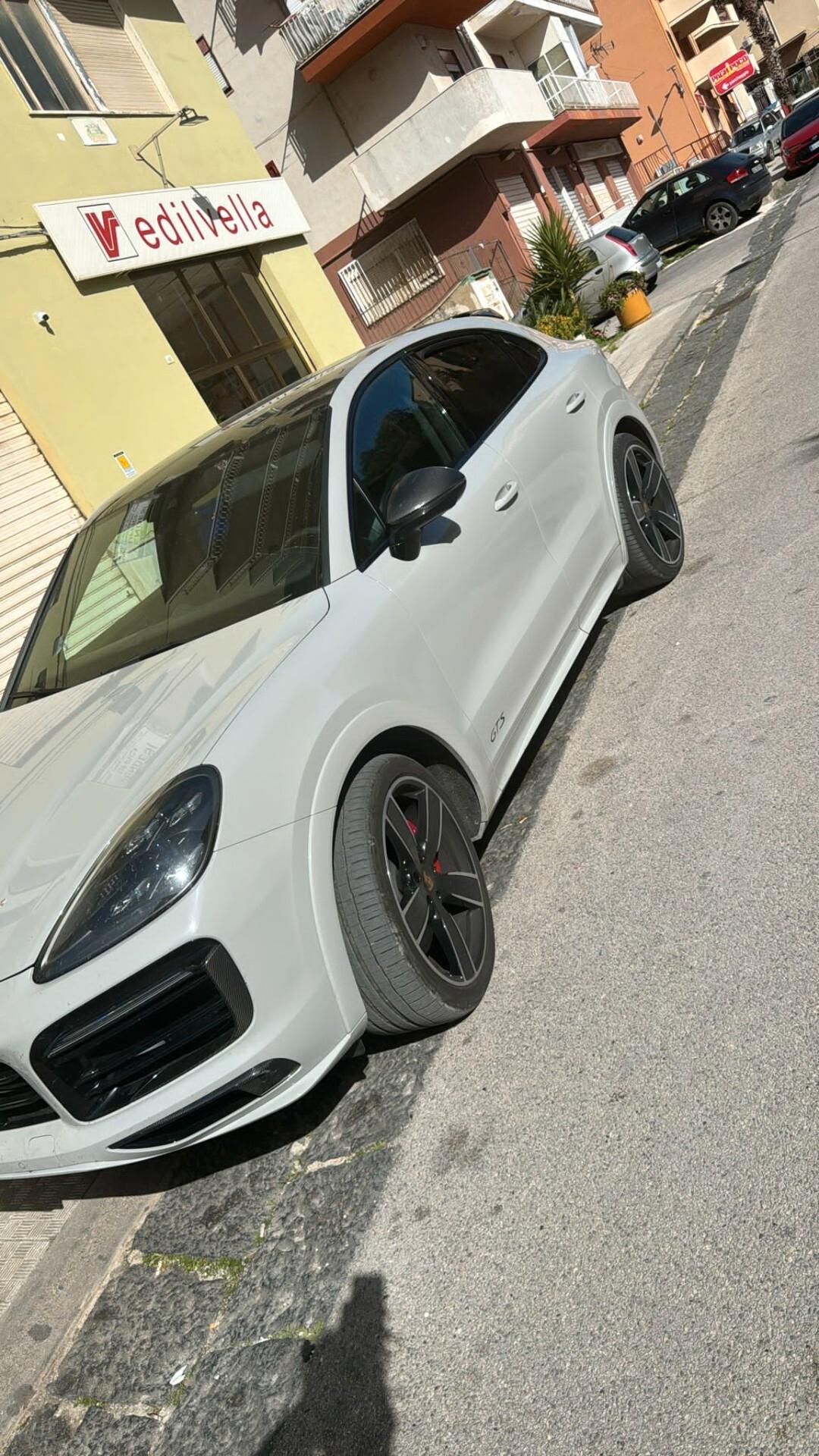 Porsche Cayenne COUPE 4.0 GTS