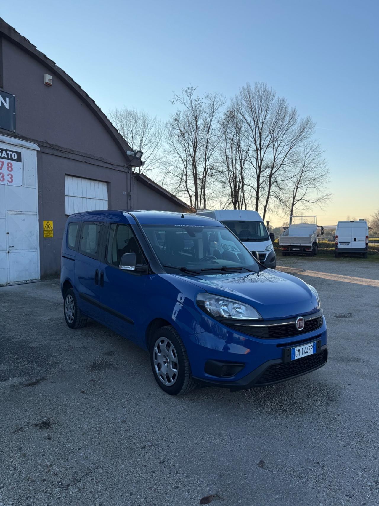 Fiat DOBLÓ 5 posti n1 autocarro