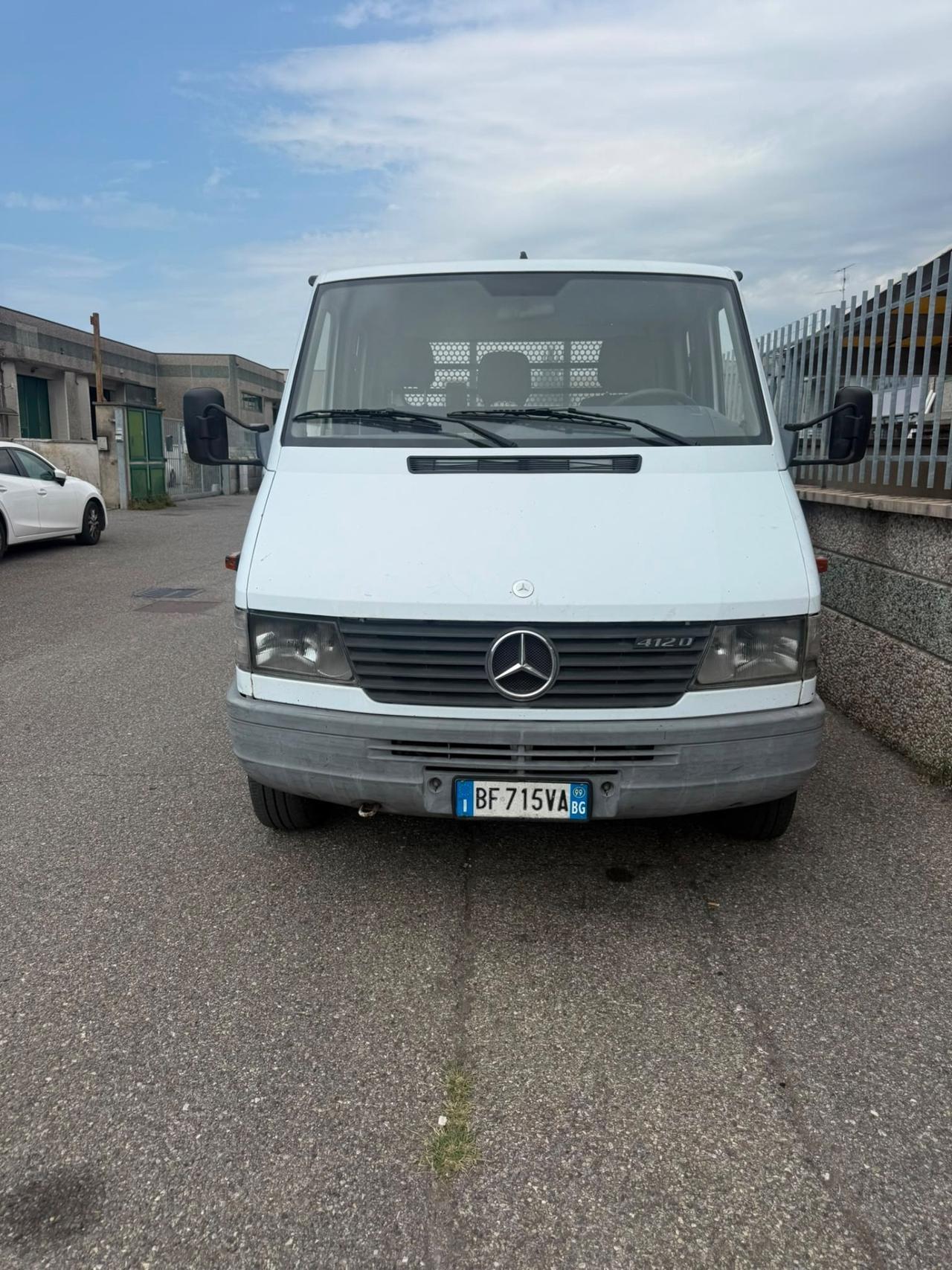 Mercedes Benz 412