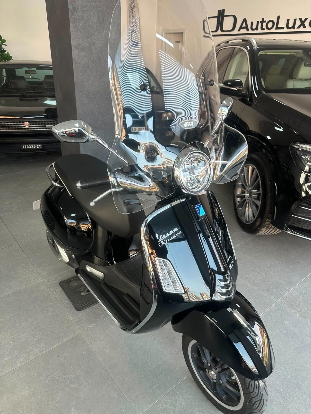 Piaggio Vespa 310 GTS hpe