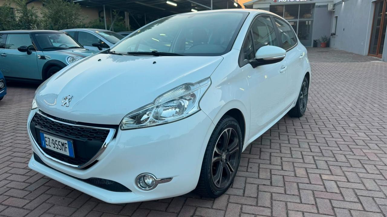 Peugeot 208 1.4 HDi 68 CV 5 porte Allure