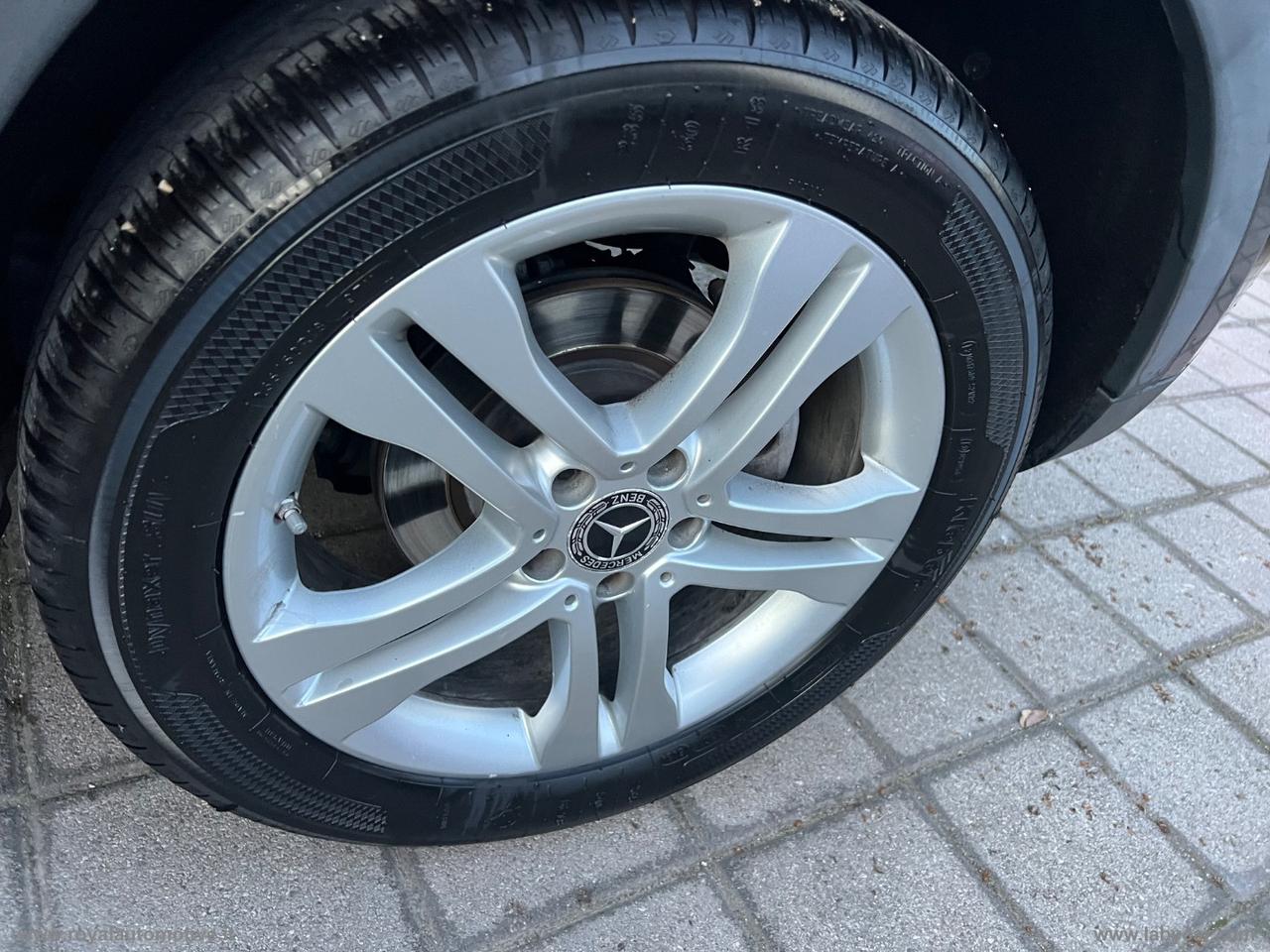 MERCEDES-BENZ GLA 180 Sport