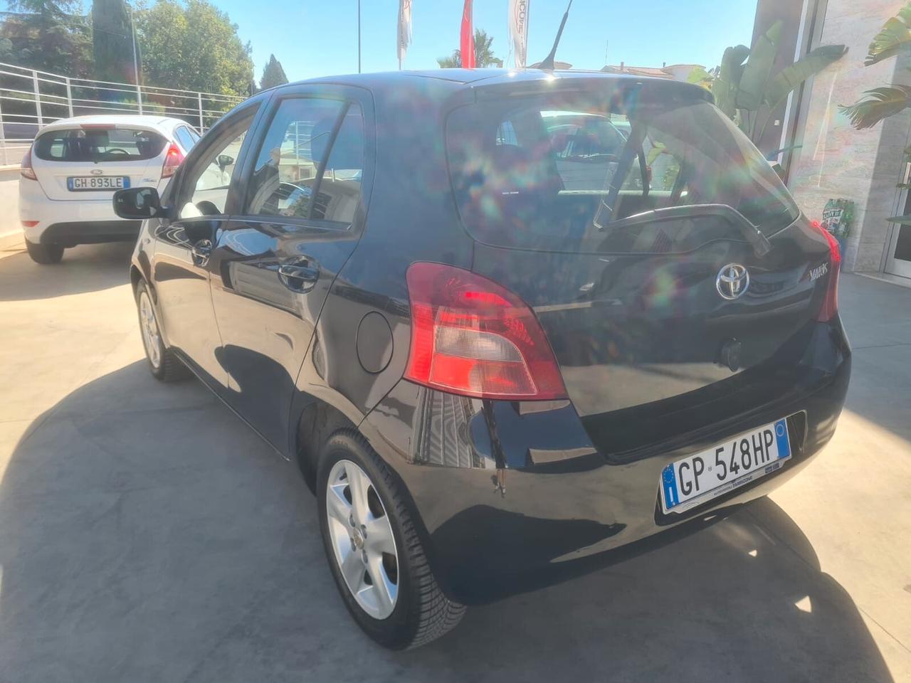 Toyota Yaris 1.0 5 porte Sol