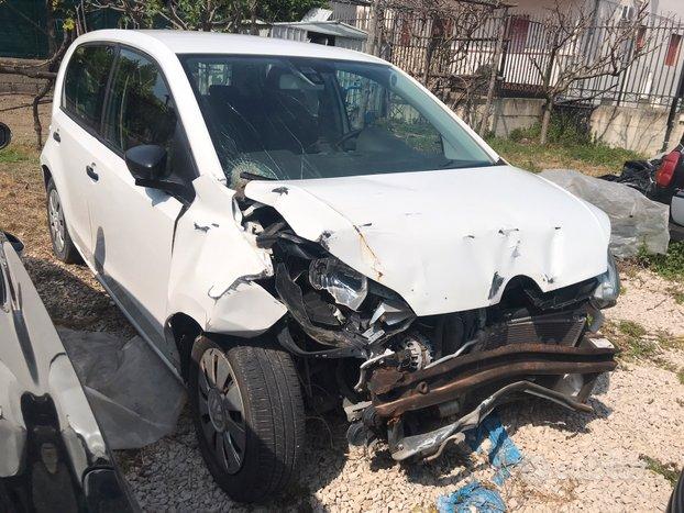 Vw Up 1.0 bfuel benz/ metano Incidentata
