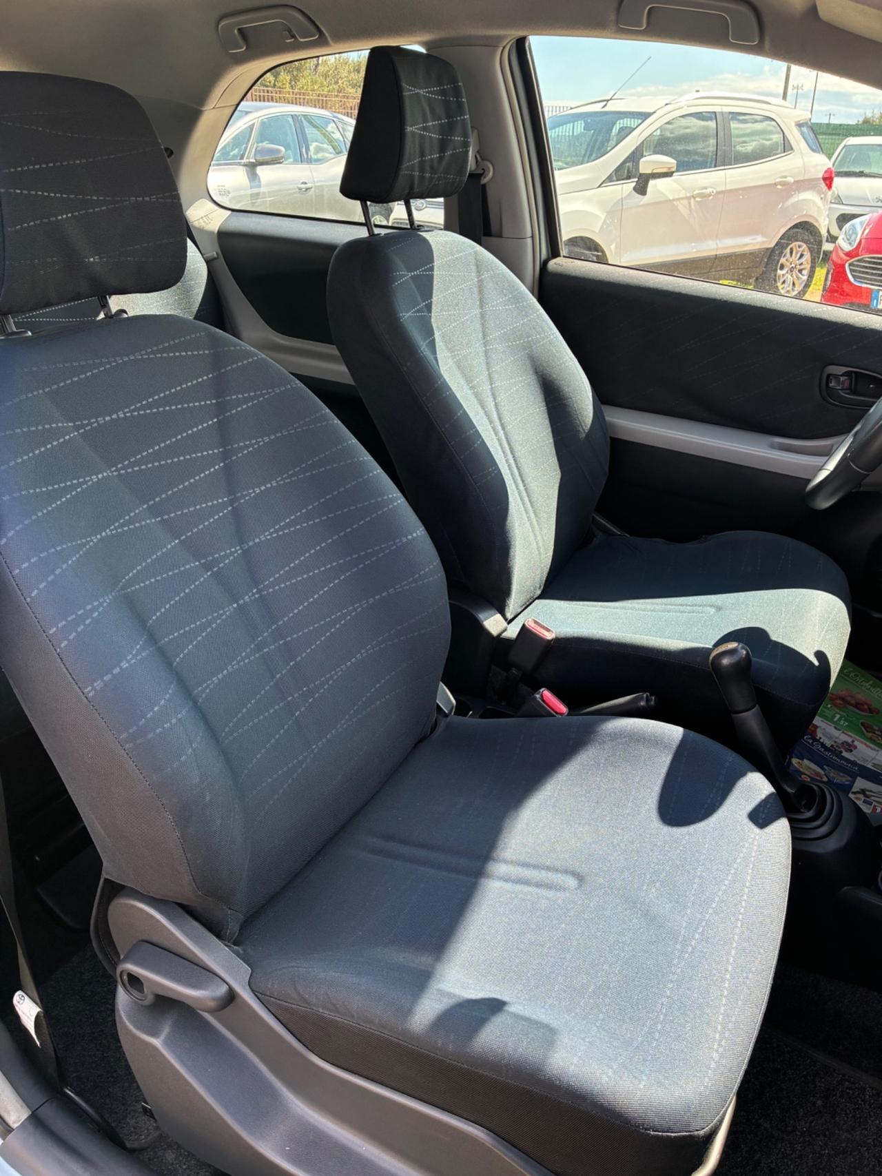 Toyota Yaris 1.0 3 porte Sol