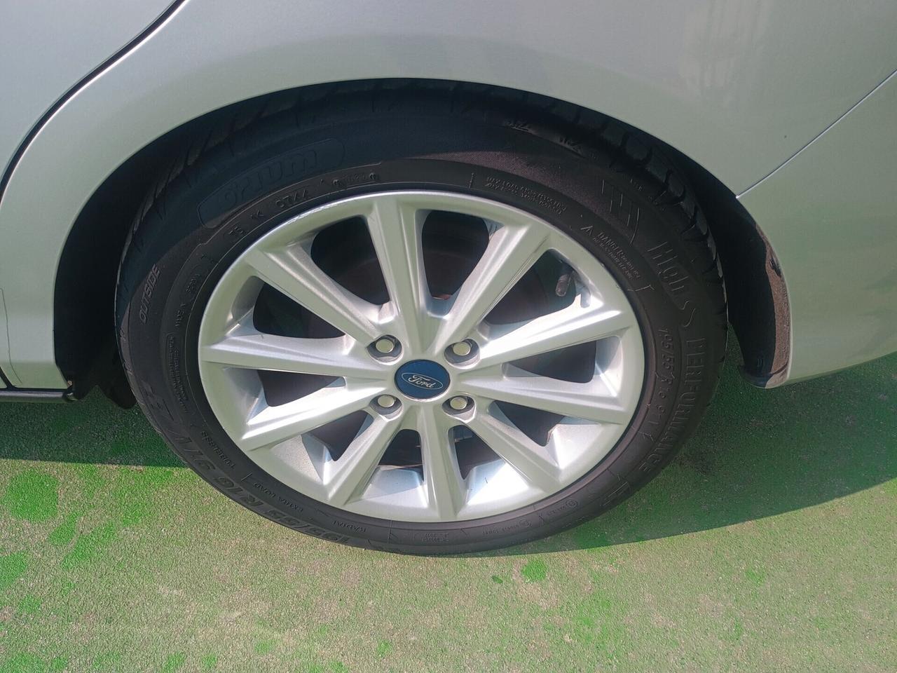 Ford B-Max 1.4 90 CV GPL NEOPATENTATI