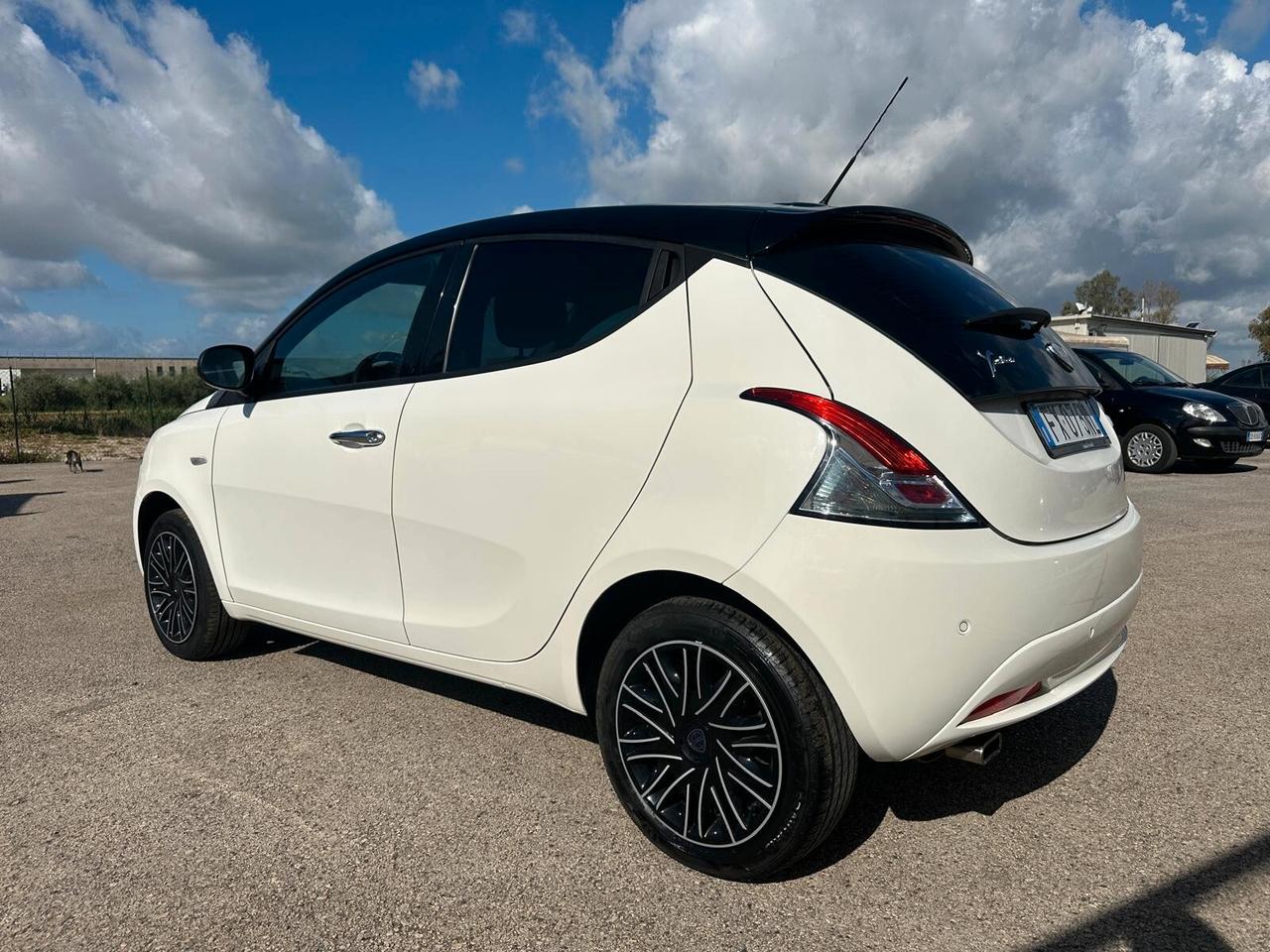 Lancia New Ypsilon 1.2 Benzina
