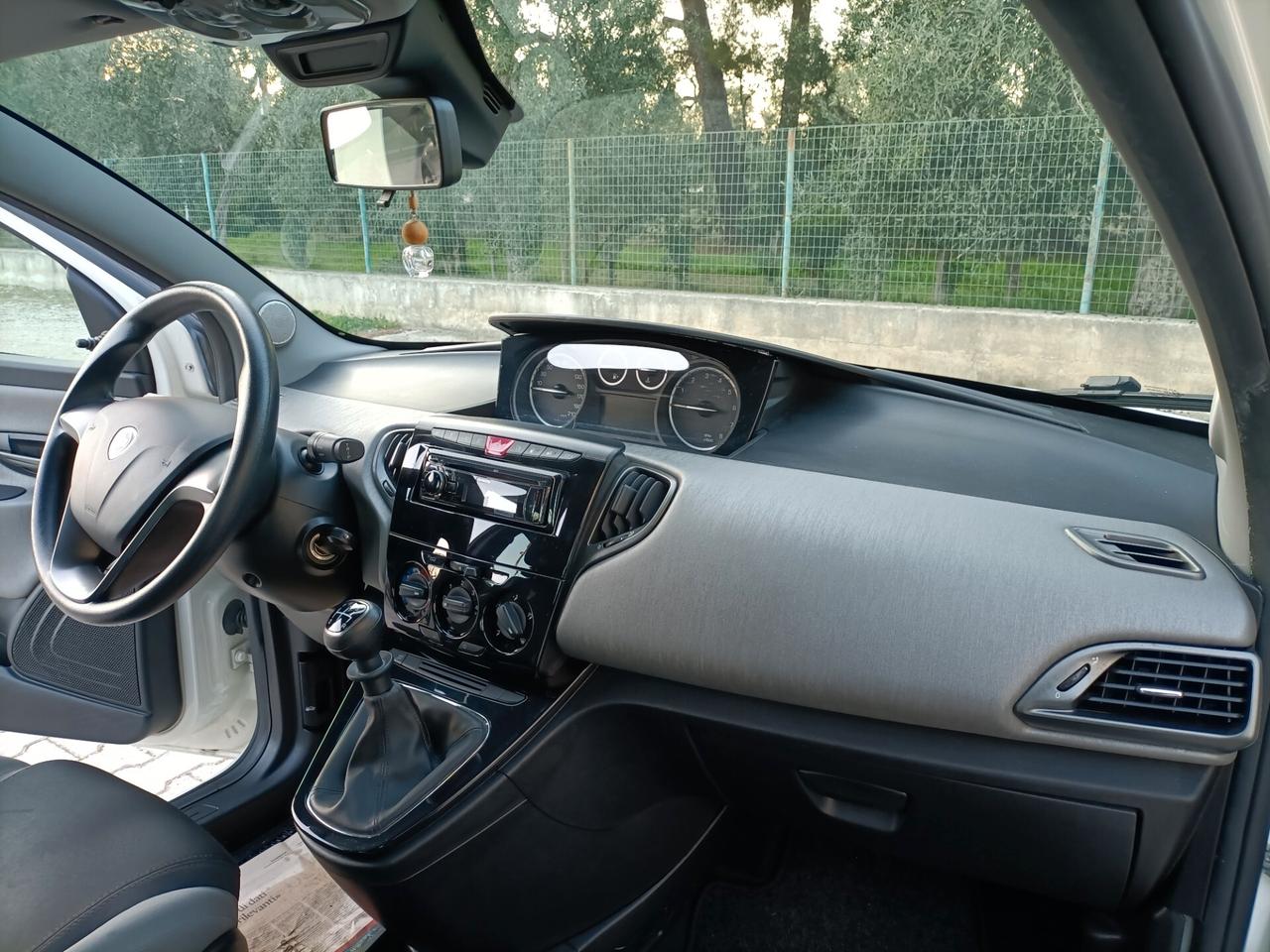 Lancia Ypsilon 1.2 69 CV 5 porte GPL Ecochic Gold