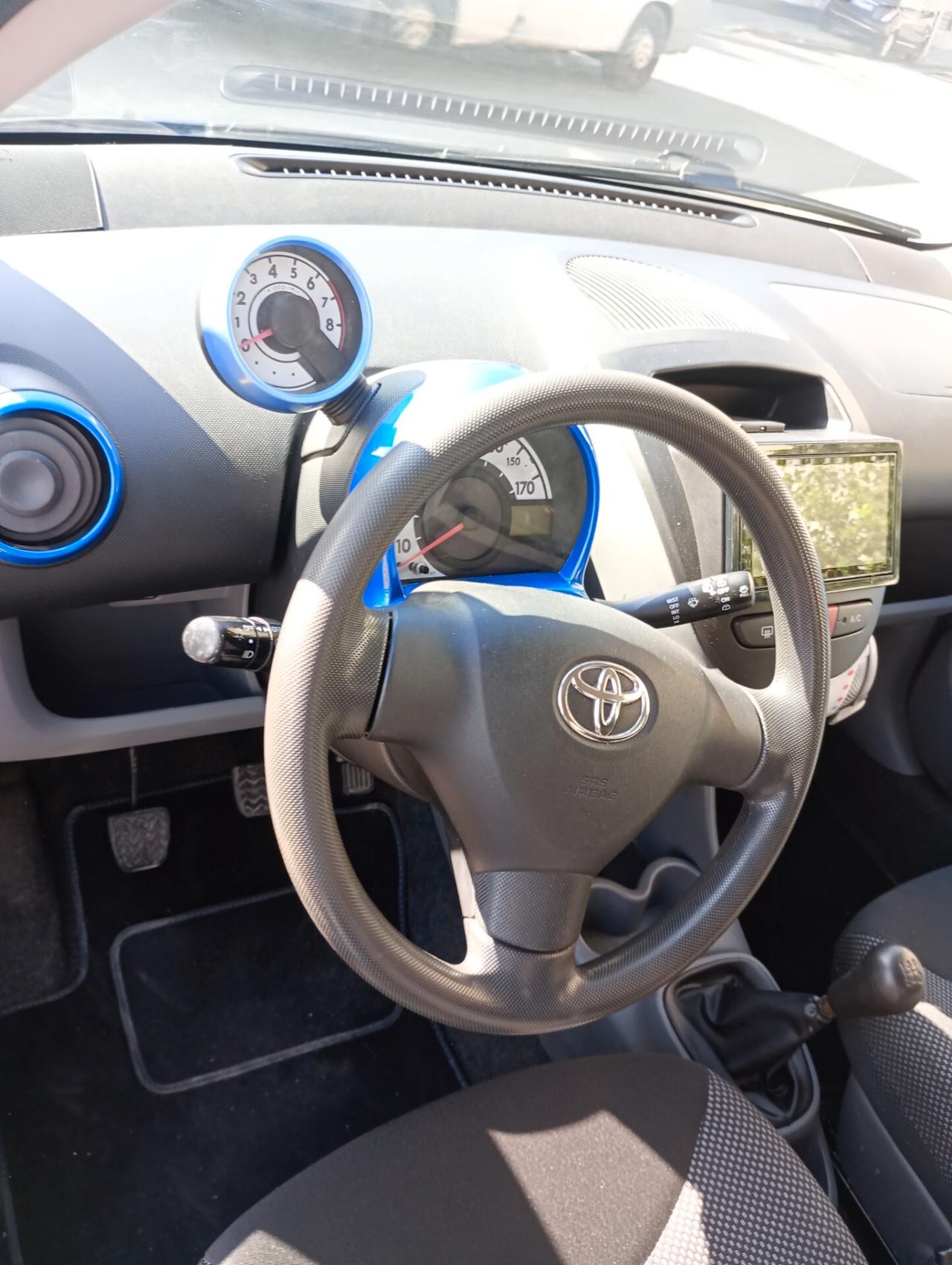 Toyota Aygo 1.0 12V VVT-i 5 porte Sol
