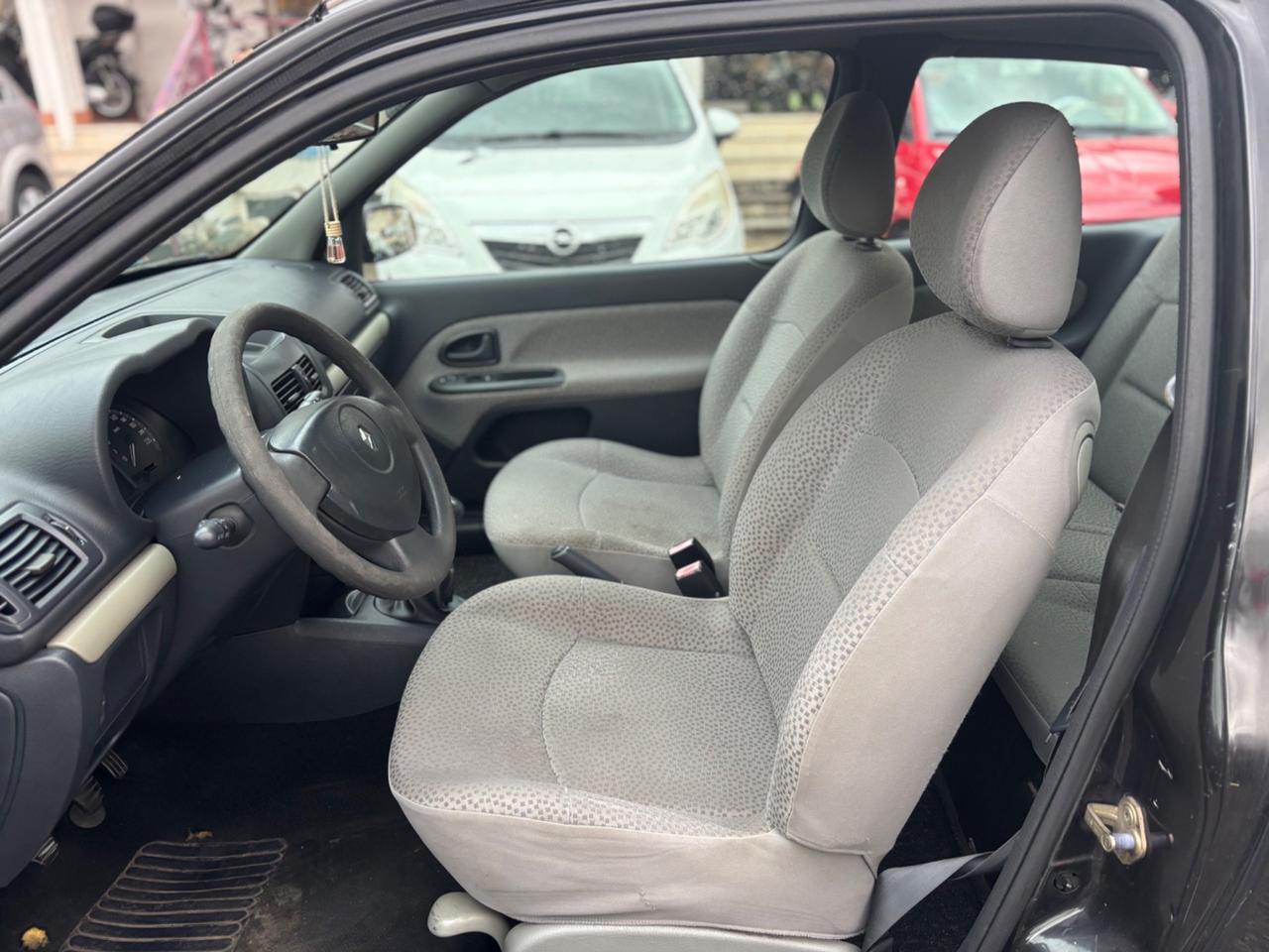 Renault Clio Storia 1.2 16V 3 porte Dynamique