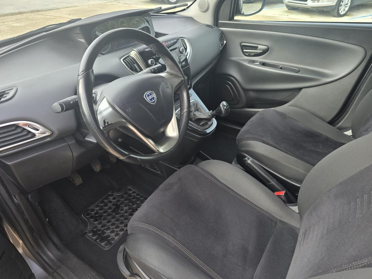 Lancia Ypsilon 1.3 MJT 16V 95 CV 5 porte S&S Gold