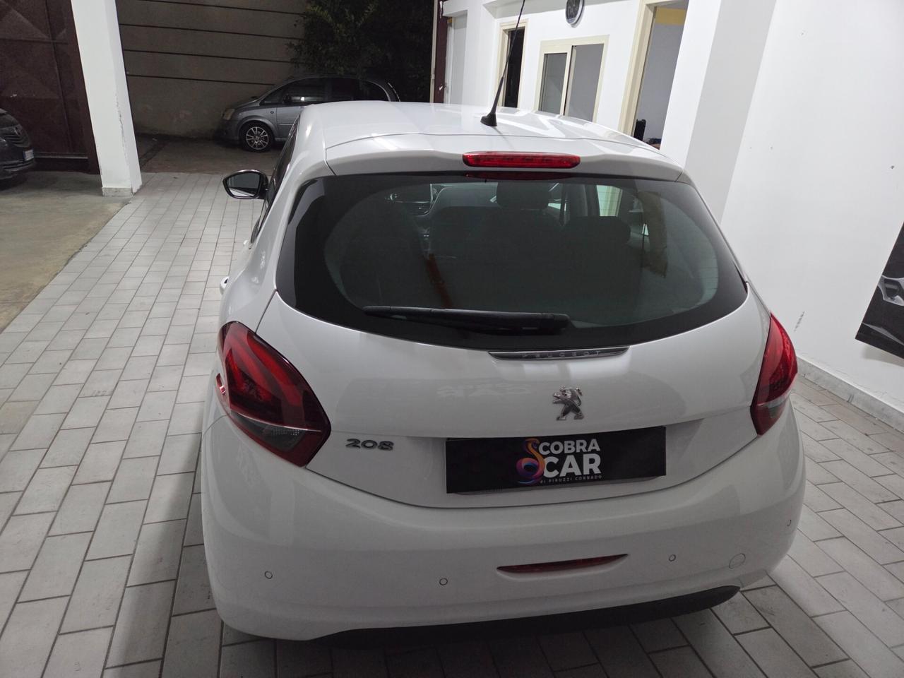 Peugeot 208 PureTech 82 5p. GPL Allure