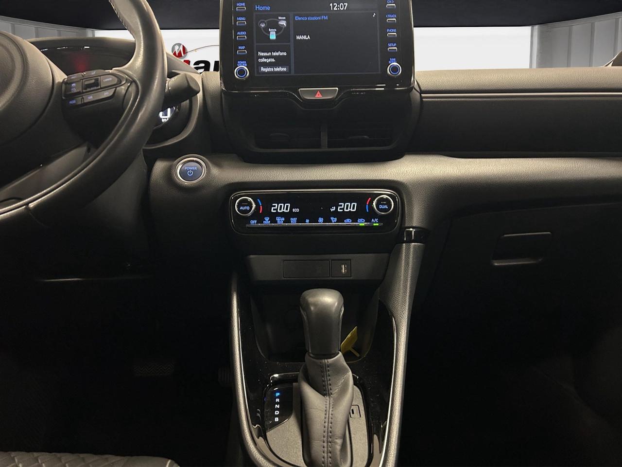 Toyota Yaris 1.5h Lounge