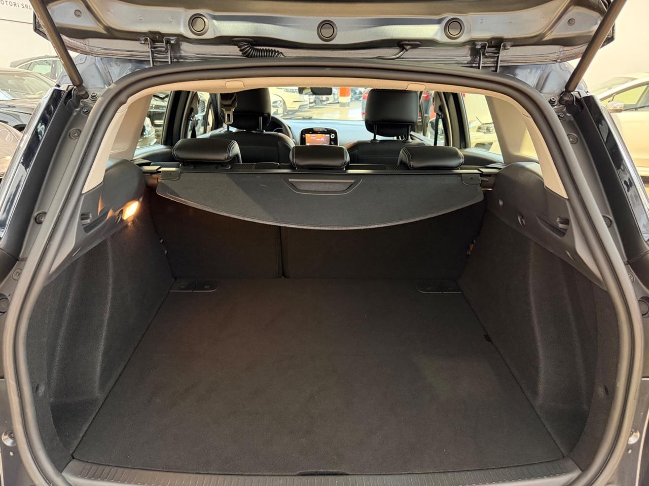 Renault Clio Sporter 1.5 dCi UNICOPROP-RETROCAM-NAVI-FULL!!
