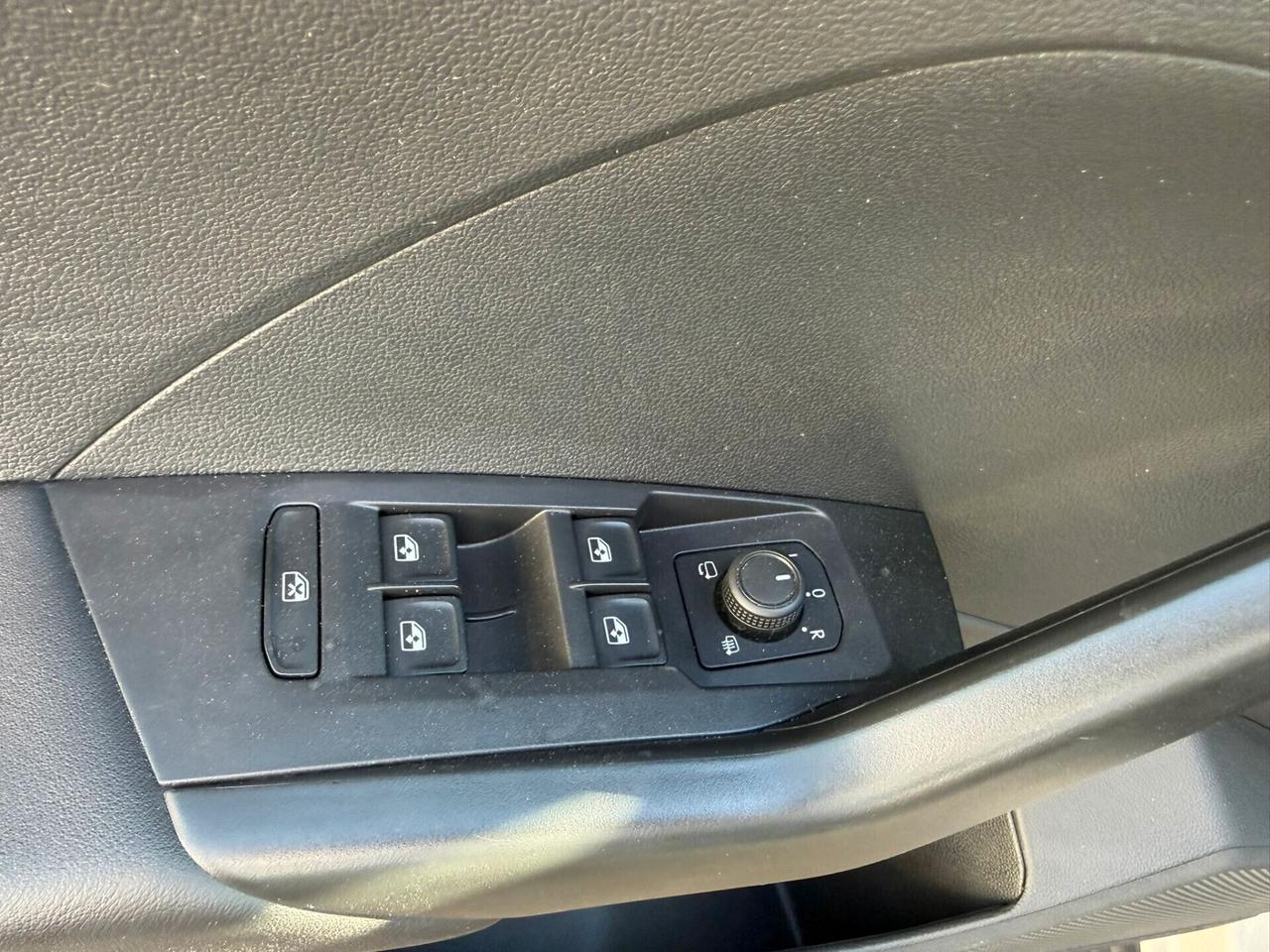VOLKSWAGEN T-CROSS 2023 1.O BENZINA 95CV 18000KM