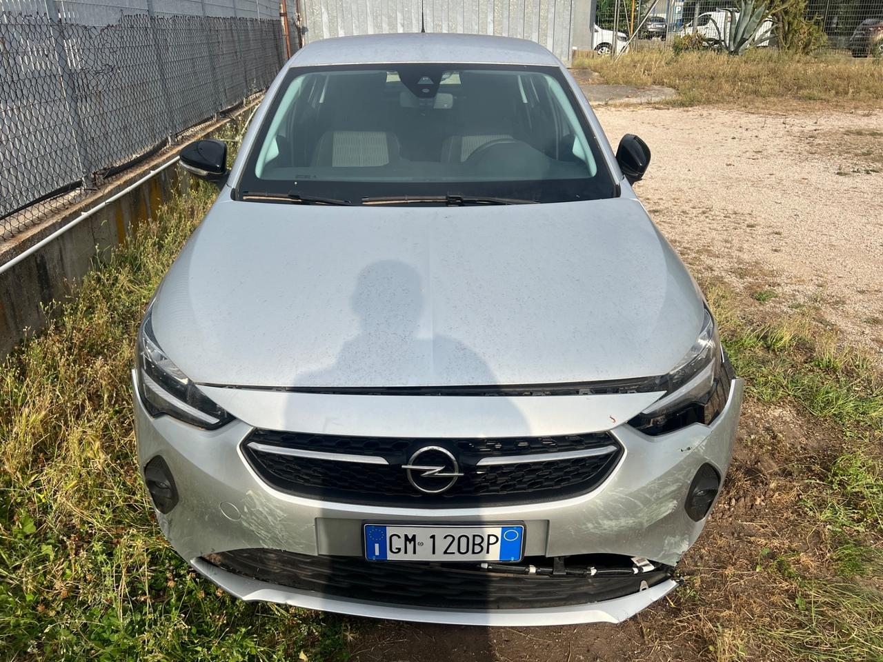 Opel Corsa 1.2 Edition. 1600 km!!!!!