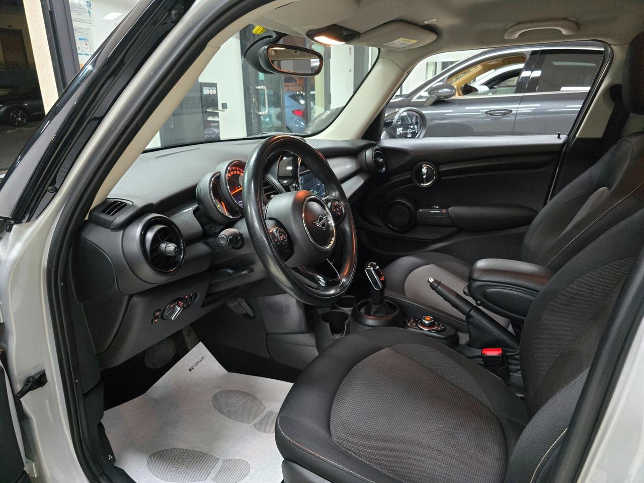 Mini Cooper D 1.5 116 cv Automatica