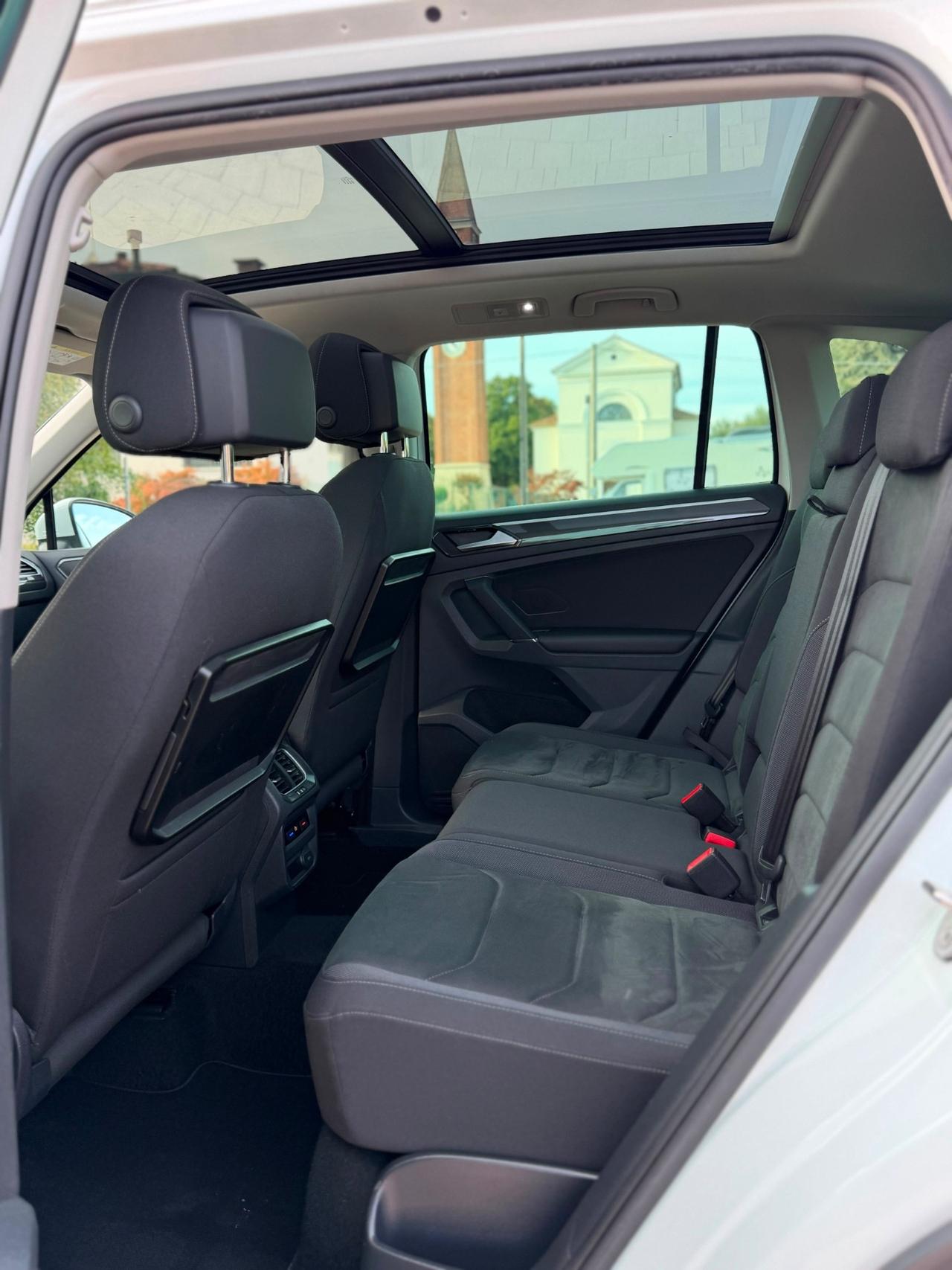 Volkswagen Tiguan 2.0 TDI SCR DSG Business BlueMotion Technology