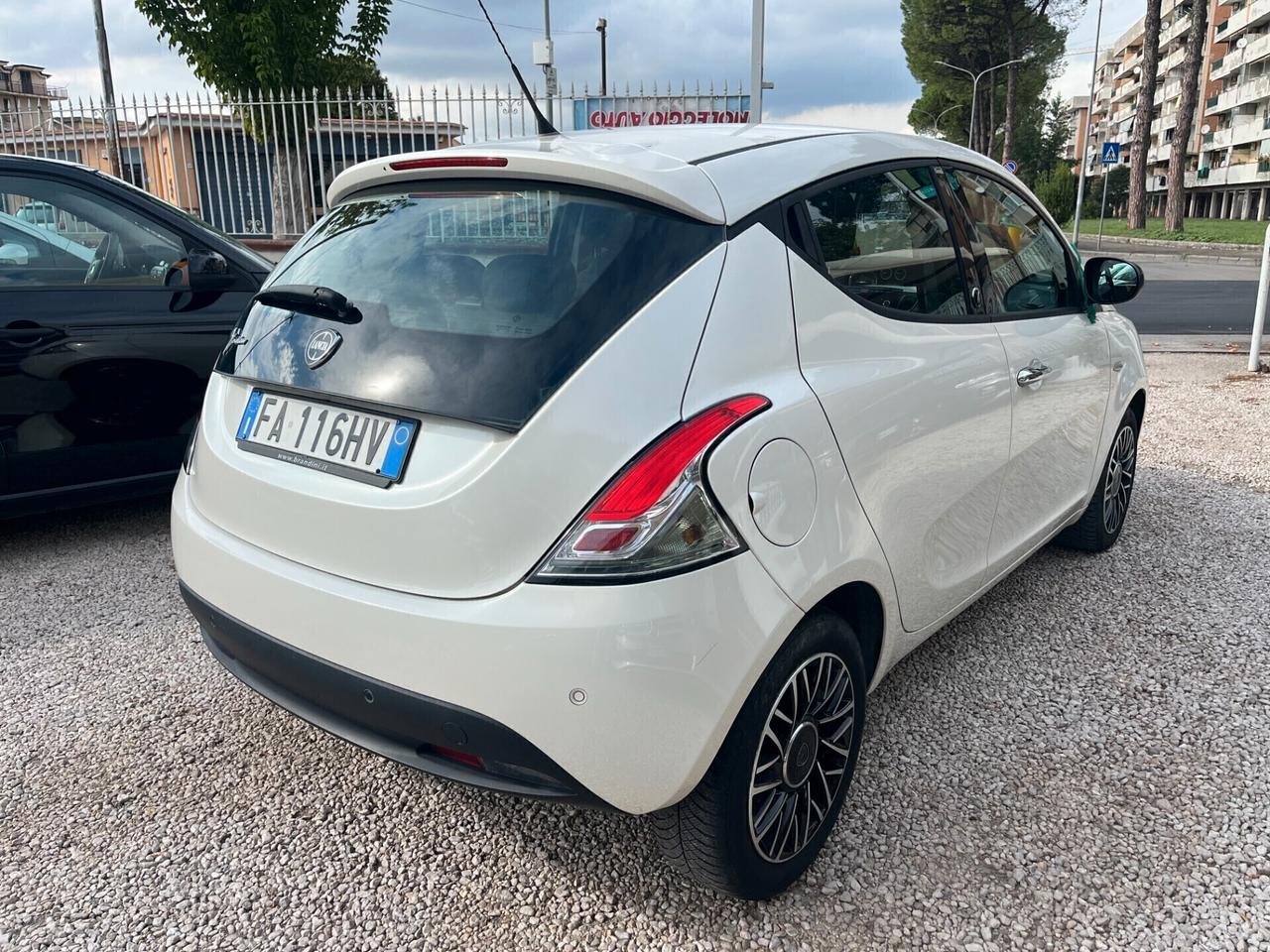 LANCIA YPSILON 1300 M-JET 95 CV KM CERTIFICATI UNICO PROPRIETARIO