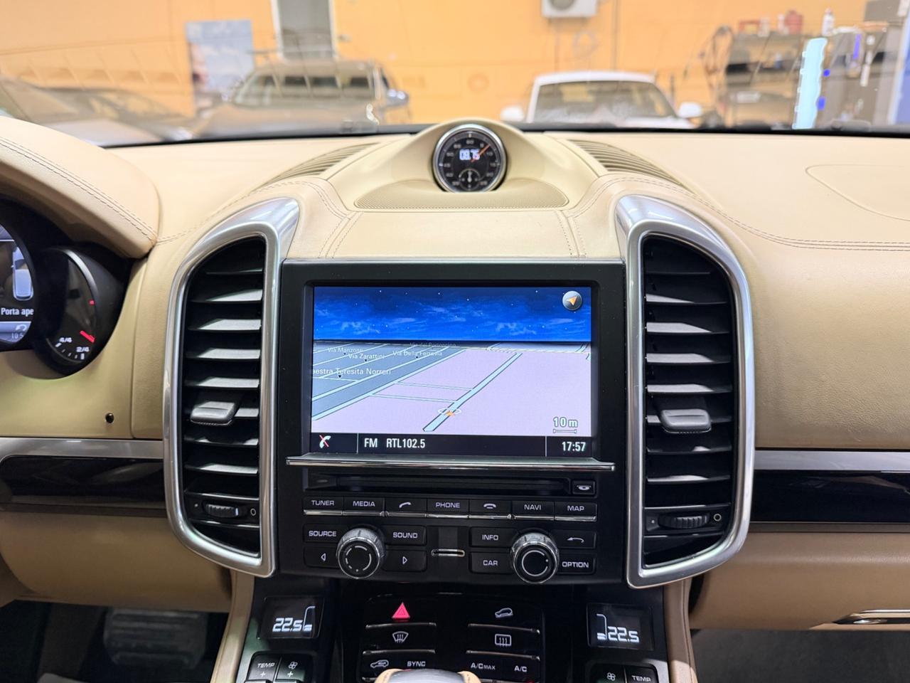 Porsche Cayenne 3.0 Diesel CHRONO TETTO