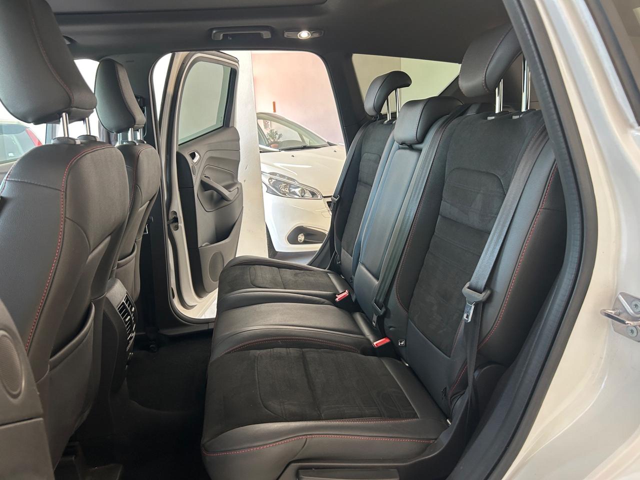 Ford Kuga 2.0 TDCI 180 CV 4WD Powershift ST-Line