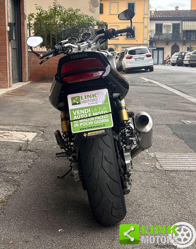 YAMAHA XJR 1300 racer