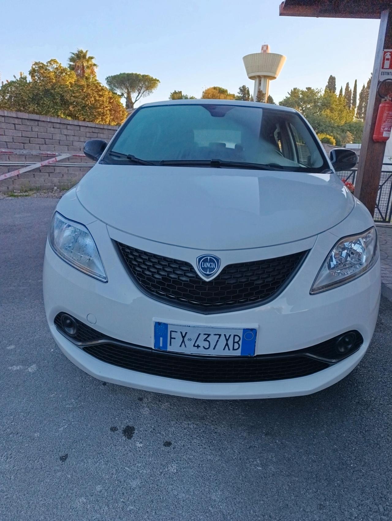 Lancia Ypsilon 1.2 69 CV 5 porte S&S Gold