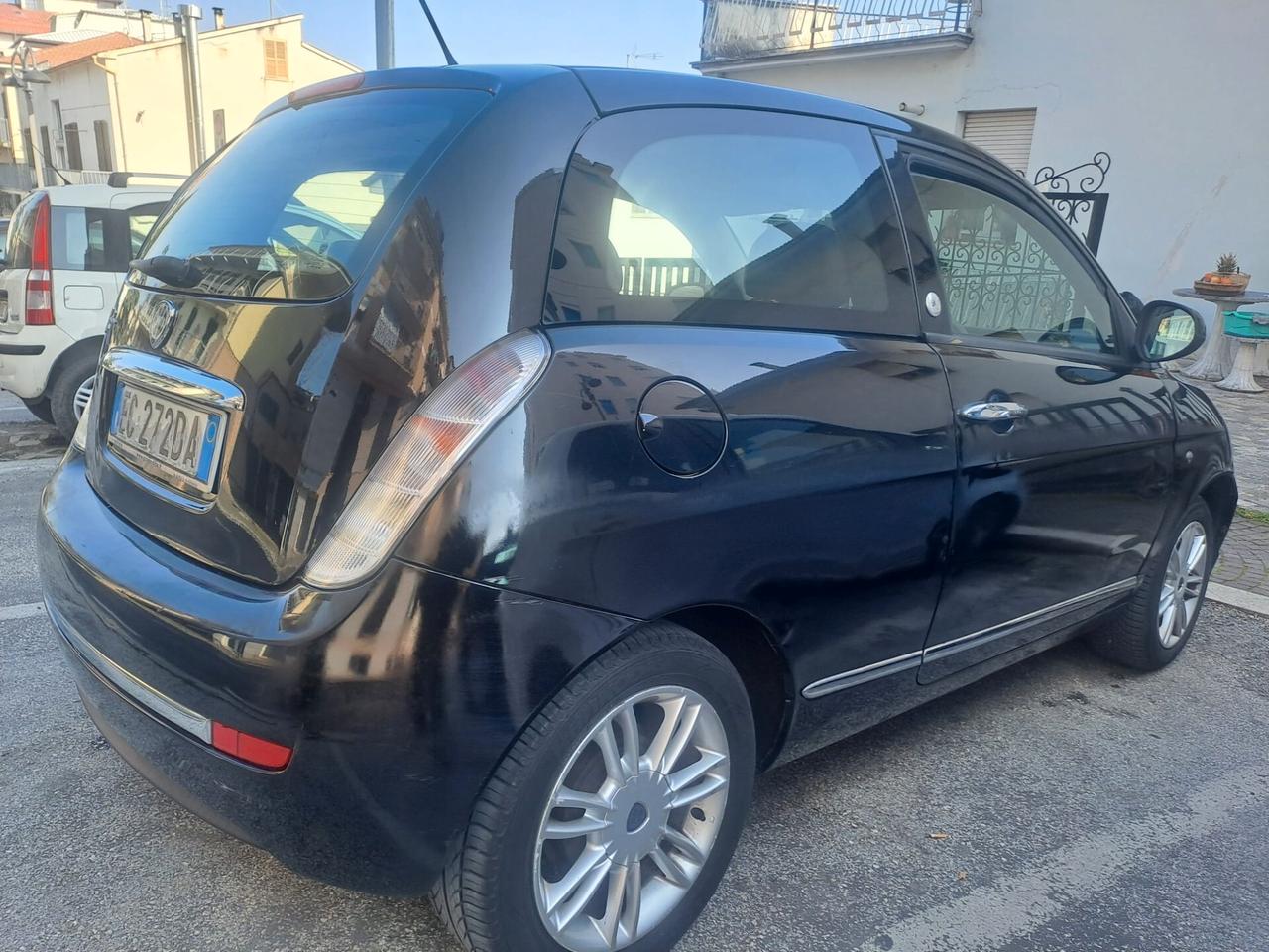Lancia Ypsilon 1.4 Elle Ecochic GPL