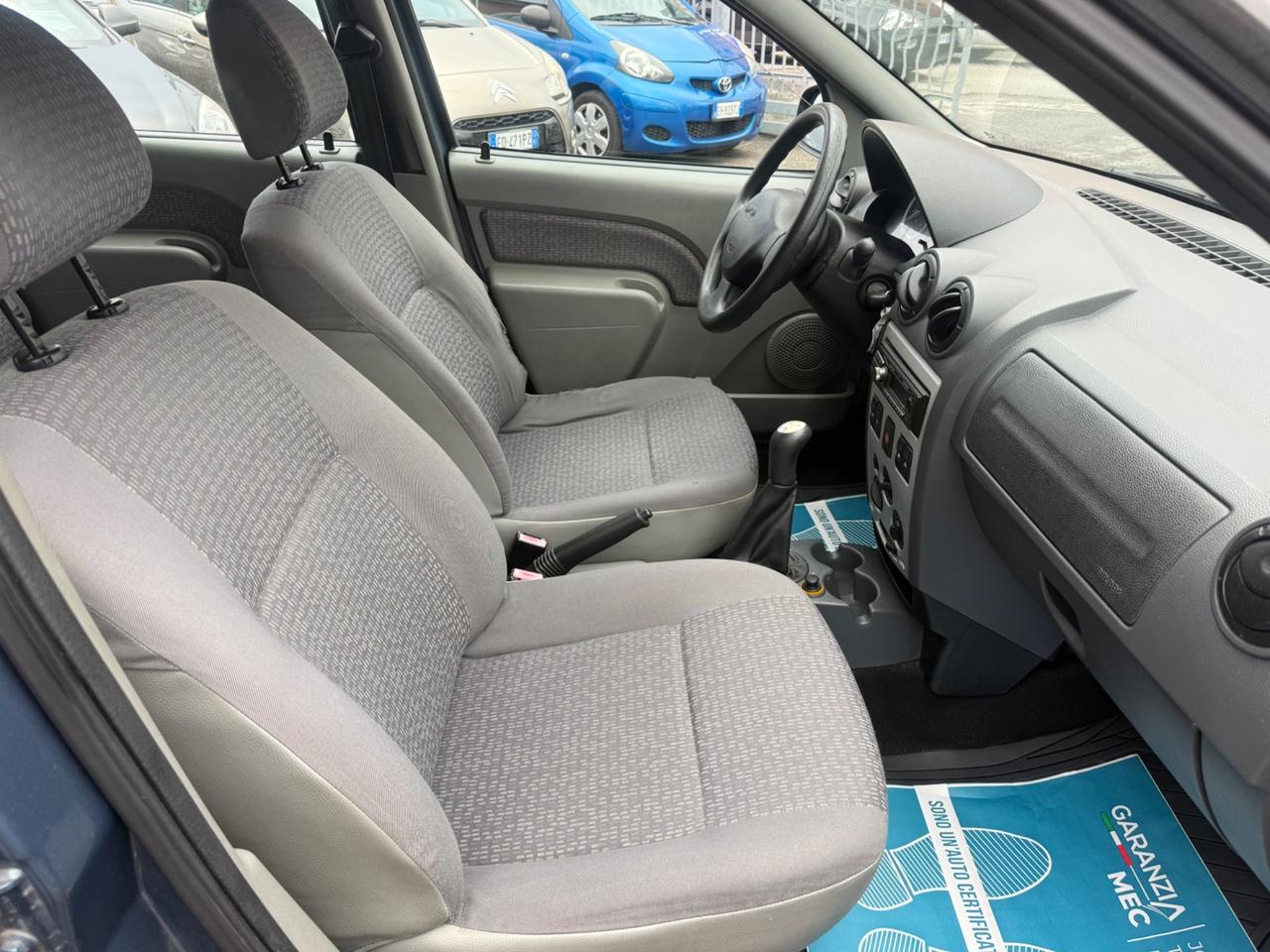 Dacia Logan MCV 1.6 16V 5 posti Lauréate