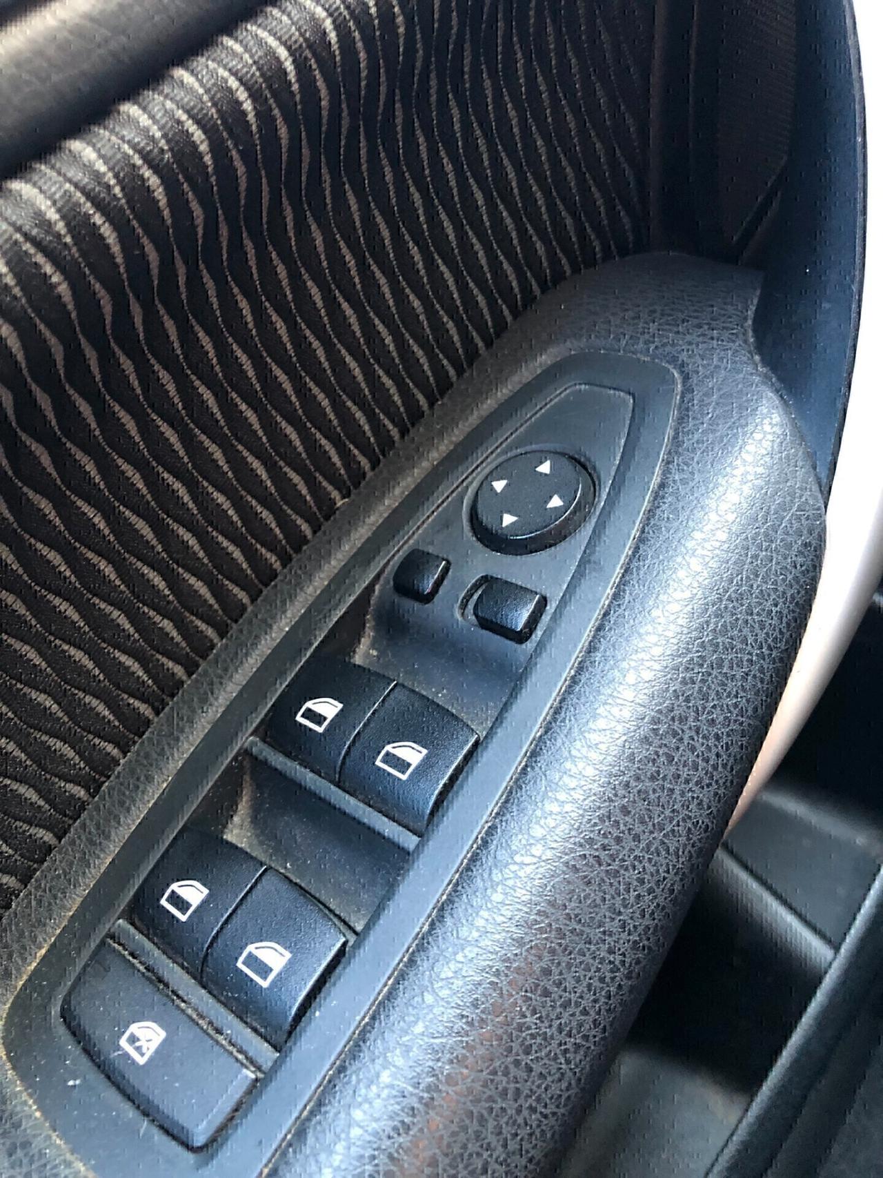 Bmw 116 116d 5p. Efficient Dynamics Urban AUTOMATICA