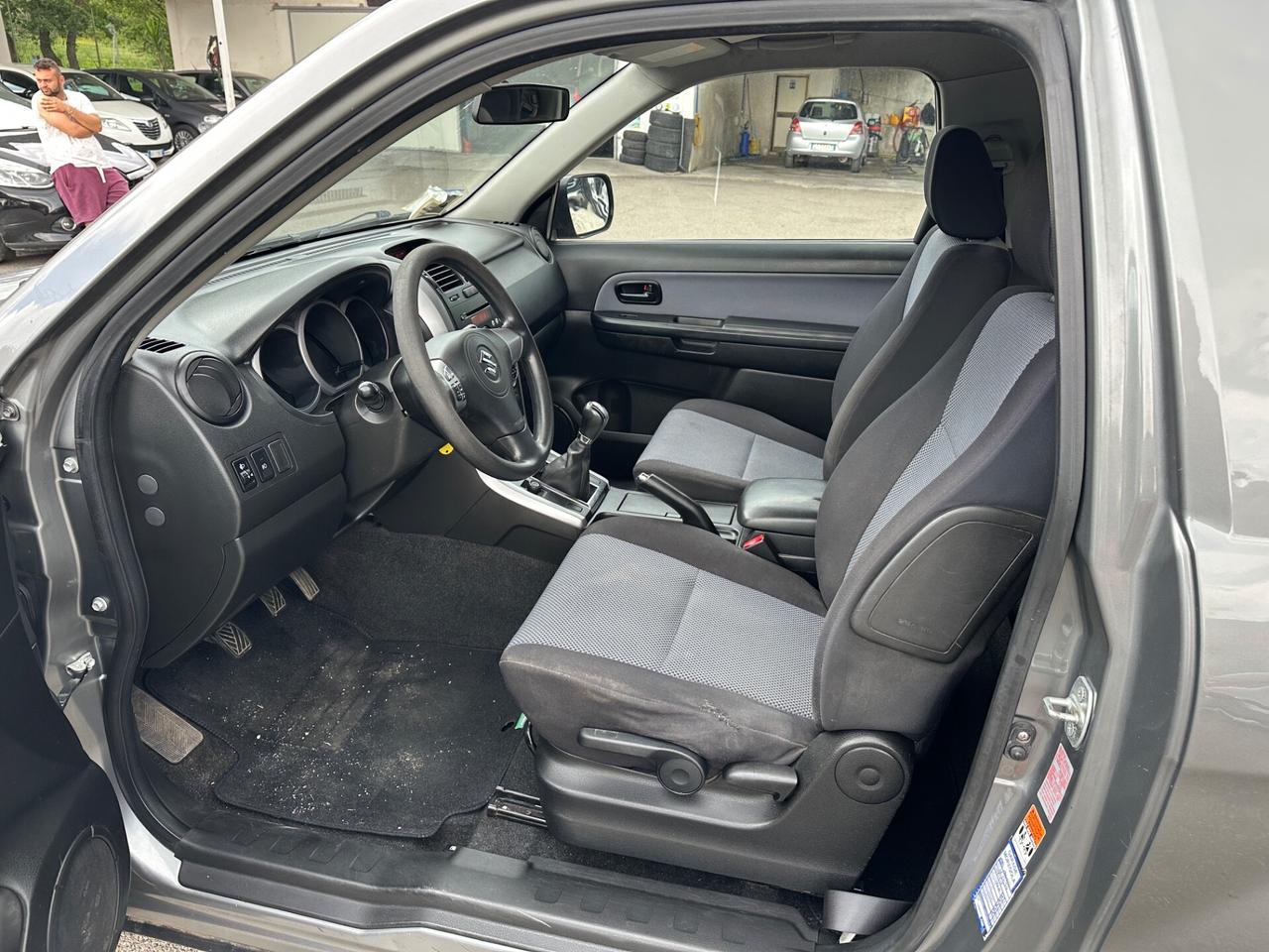 Suzuki Grand Vitara 1.9 3 porte grandinata