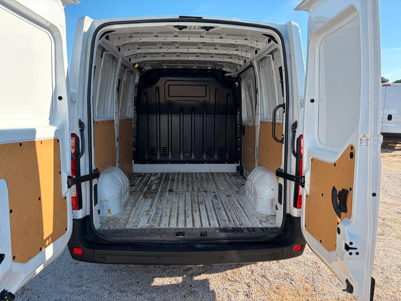 NISSAN INTERSTAR LH1 2.3DCI 136CV E6E 2024