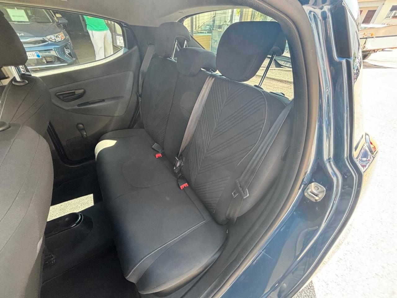 Lancia Ypsilon 1.0 FireFly 5 porte S&S Hybrid Gold - NEOPATENTATI