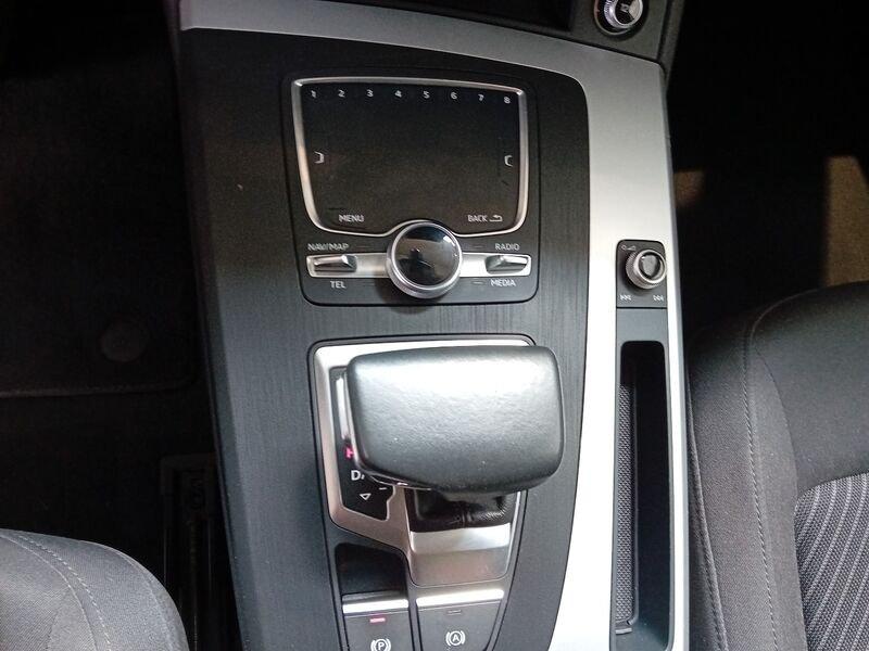 Audi Q5 40 TDI quattro S tronic Business