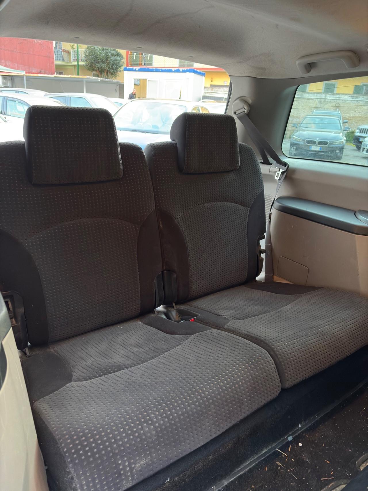 Mitsubishi Grandis 2.0 DI-D 7 posti