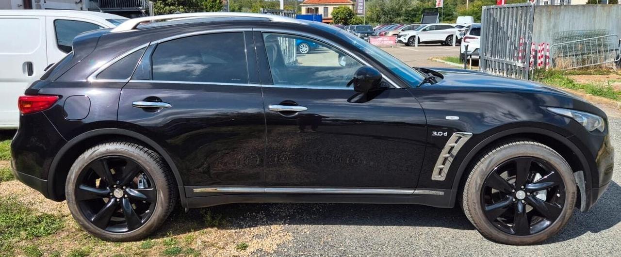 Infiniti QX70 3.0 diesel V6 AT Ultimate