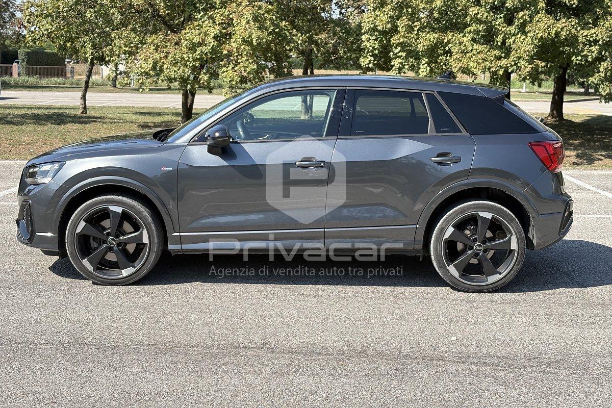 AUDI Q2 30 TDI S tronic Identity Black