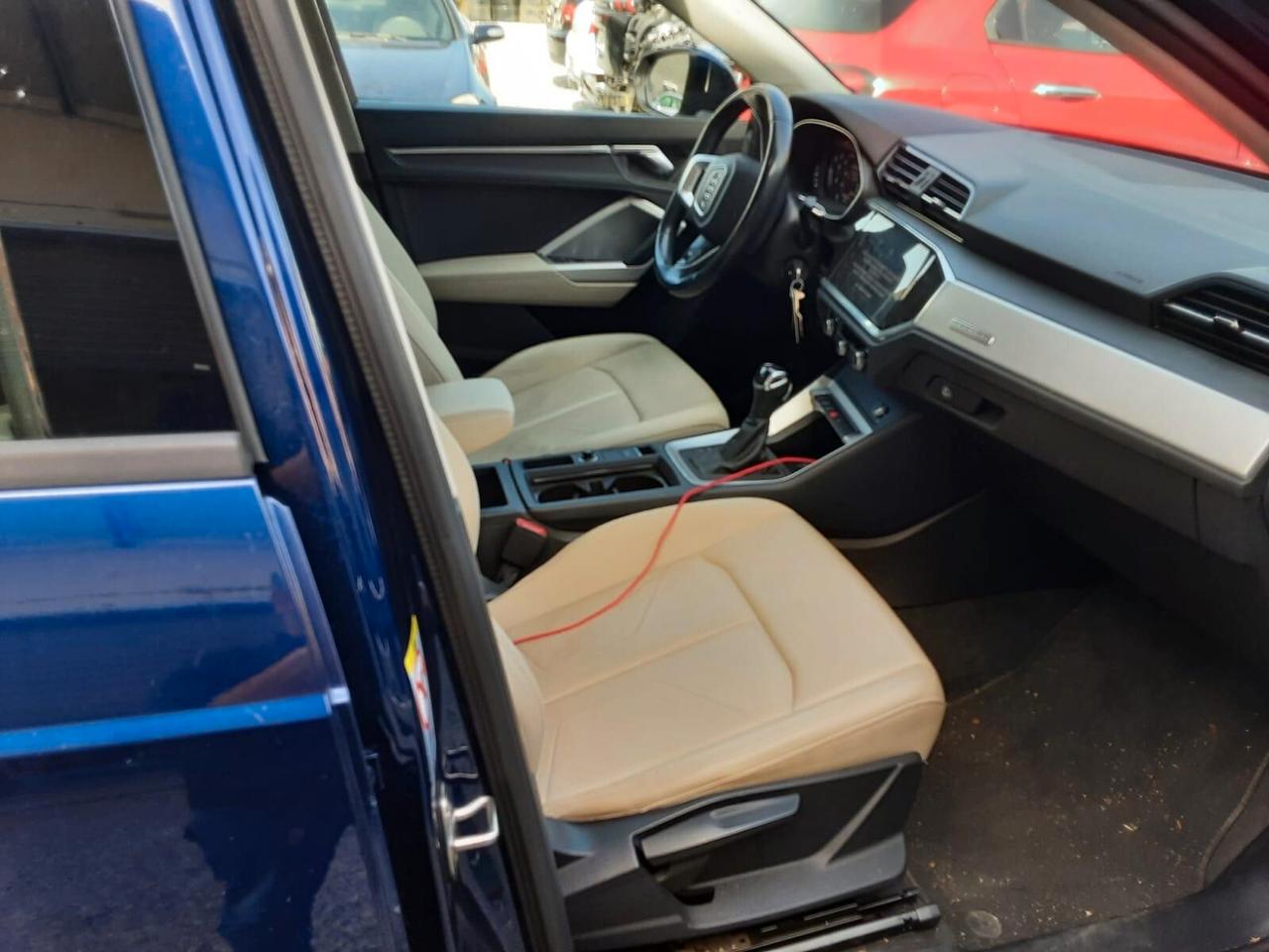Audi Q3 35 TDI S tronic Business